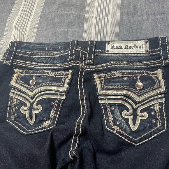 Detailed Rhinestone Jean from Buckle! - Picture 3 of 6